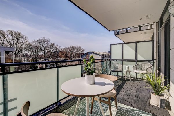 28-Balcony-2