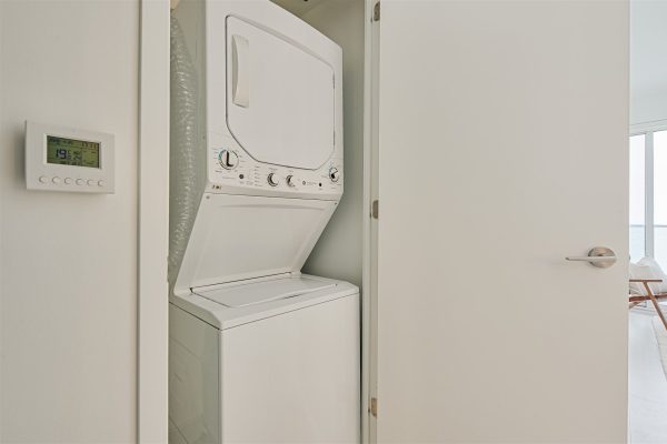 38-LaundryCloset-1