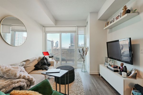16-LivingRoom-2