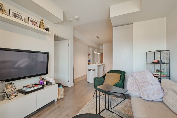 17-LivingRoom-3