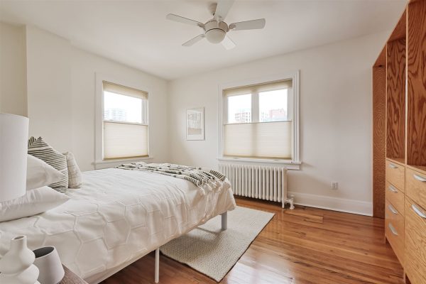 19-BedroomPrimary-1