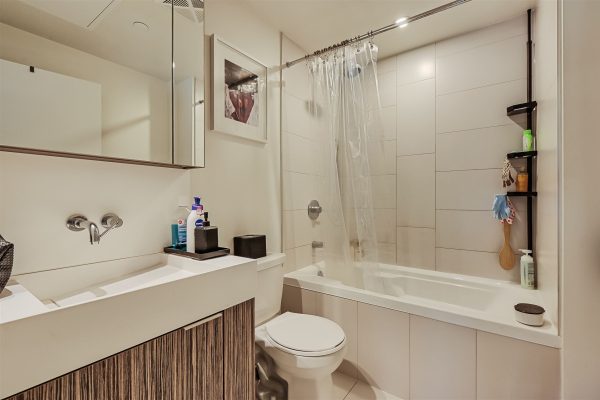 25-Bedroom_Ensuite-1