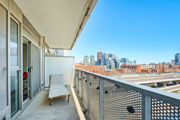 31-Balcony-1