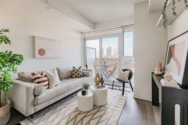 16-LivingRoom-2
