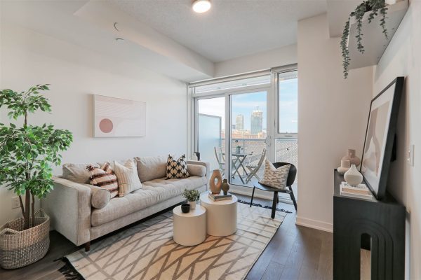 17-LivingRoom-3