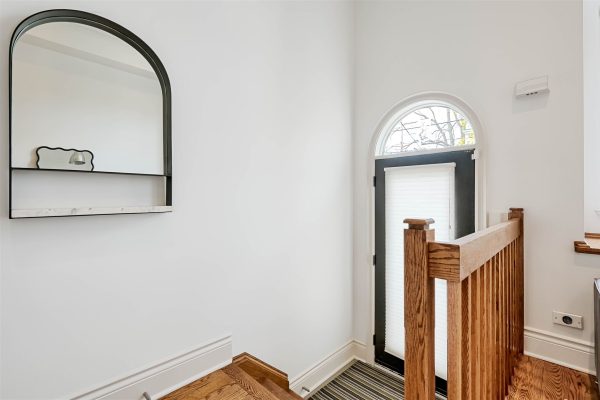 Castillo Pardo 5 Mitchell Ave Toronto, ON - Townhouse Foyer