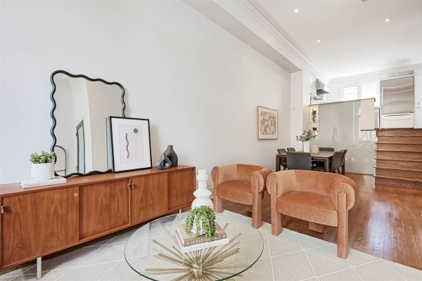 Castillo Pardo 5 Mitchell Ave Toronto, ON - Townhouse Living Room