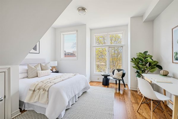 Castillo Pardo 5 Mitchell Ave Toronto, ON - Townhouse Second Bedroom