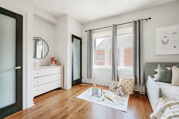 Castillo Pardo 5 Mitchell Ave Toronto, ON - Townhouse Third Bedroom