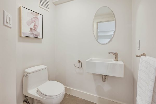 Castillo Pardo 5 Mitchell Ave Toronto, ON - Townhouse Lower Level Powder Room